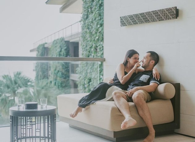 indah indriana feet 2