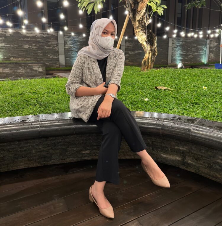 indah kusuma feet scaled