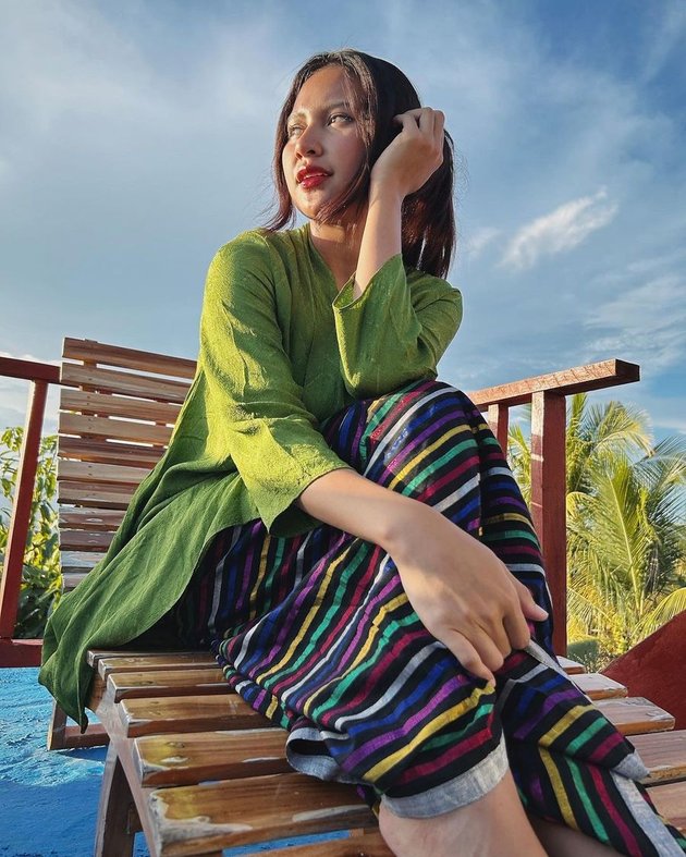 indah permatasari feet 4