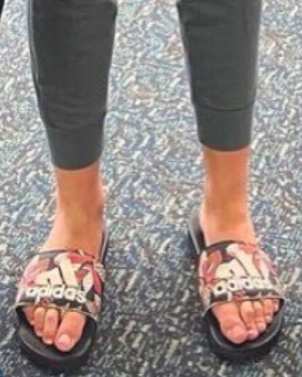 indi hartwell feet 4