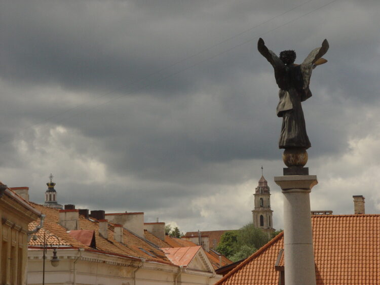 indre valantinaite feet 6