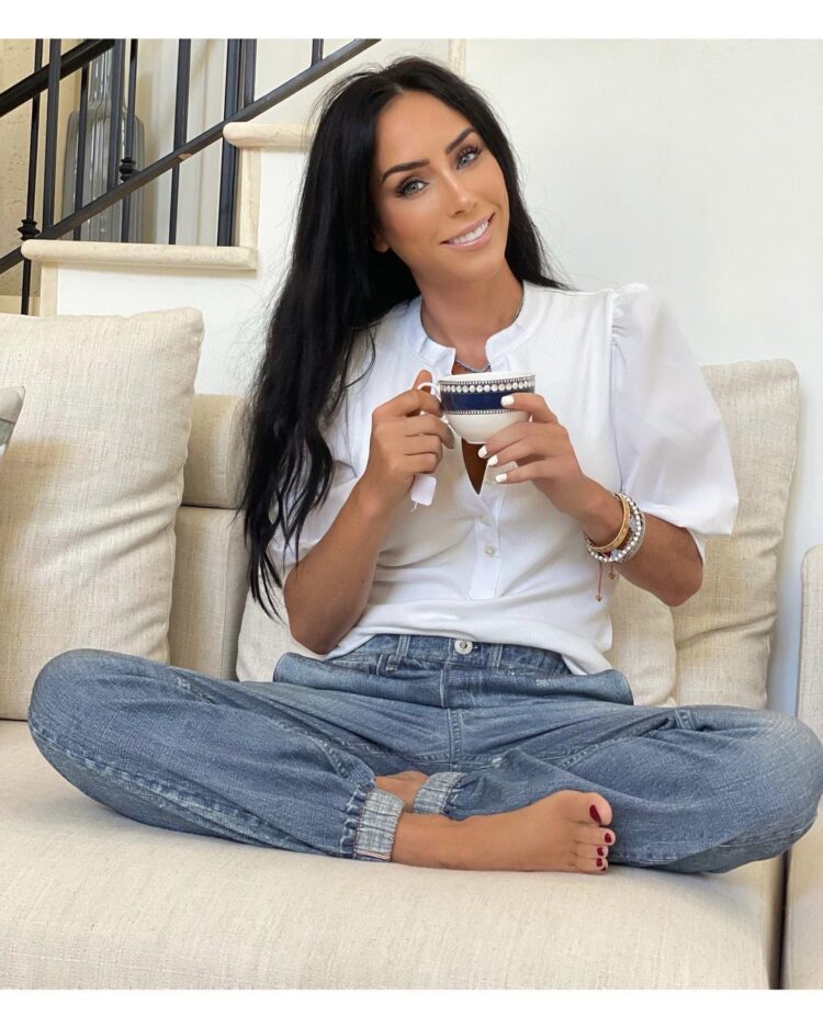 ines gomez mont feet 3