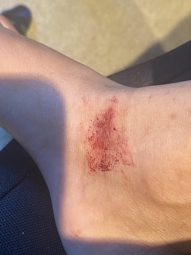 infamousswoosh feet 5