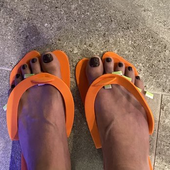 infinity on hannah feet