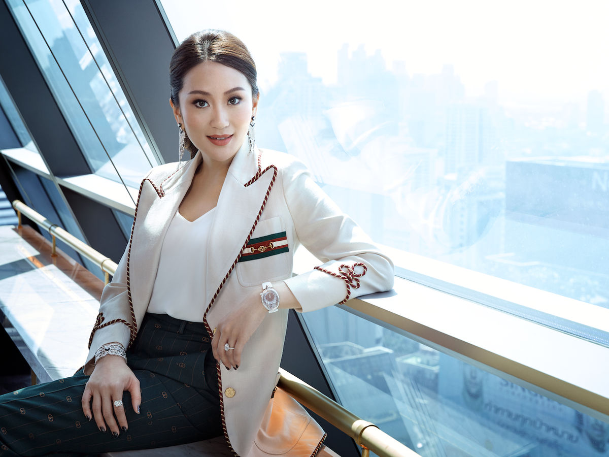 ing paetongtarn feet 6