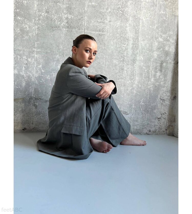 ingrid olerinskaya feet 5