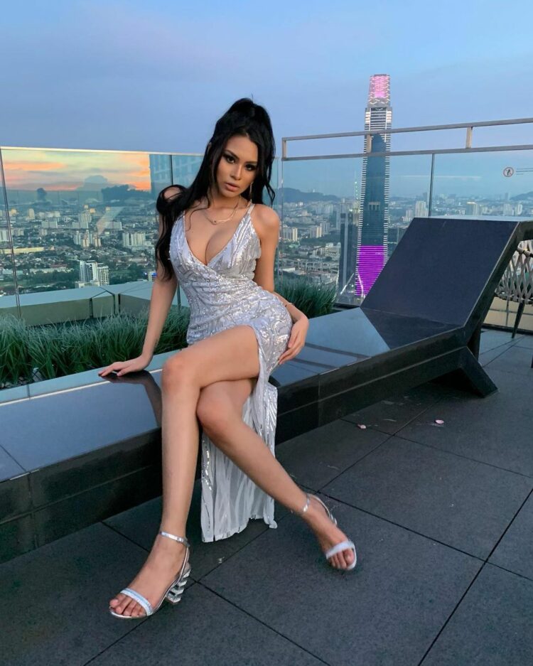 intan hanifiah feet 1