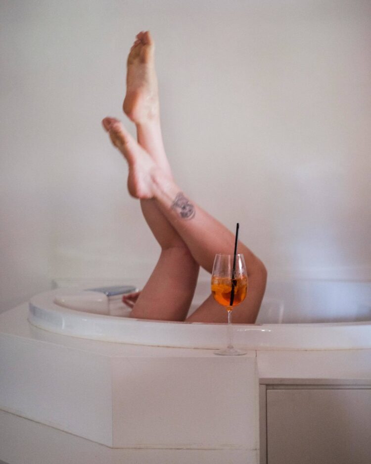 ireland baldwin feet 5