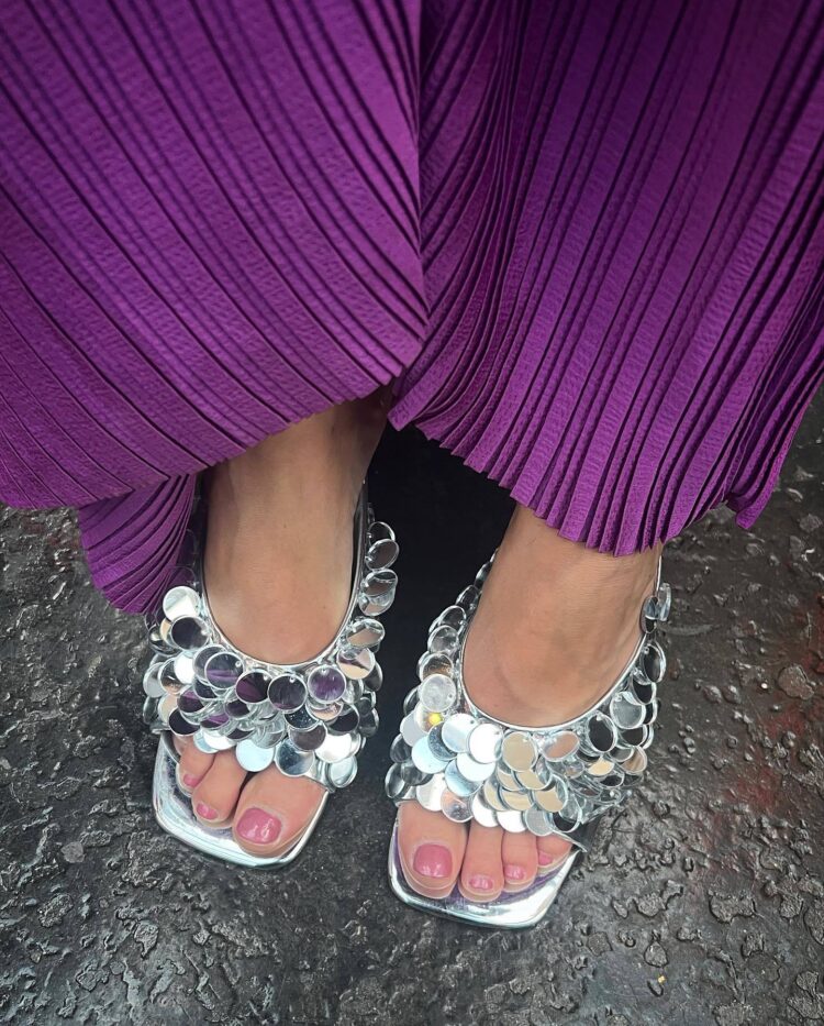 iris enthoven feet 1