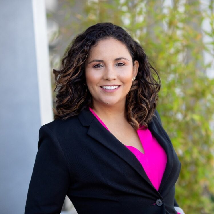 iris rodriguez feet 5