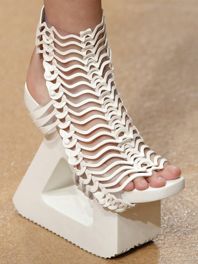 iris van herpen feet 4