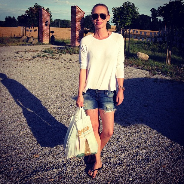 isabel adrian feet 4