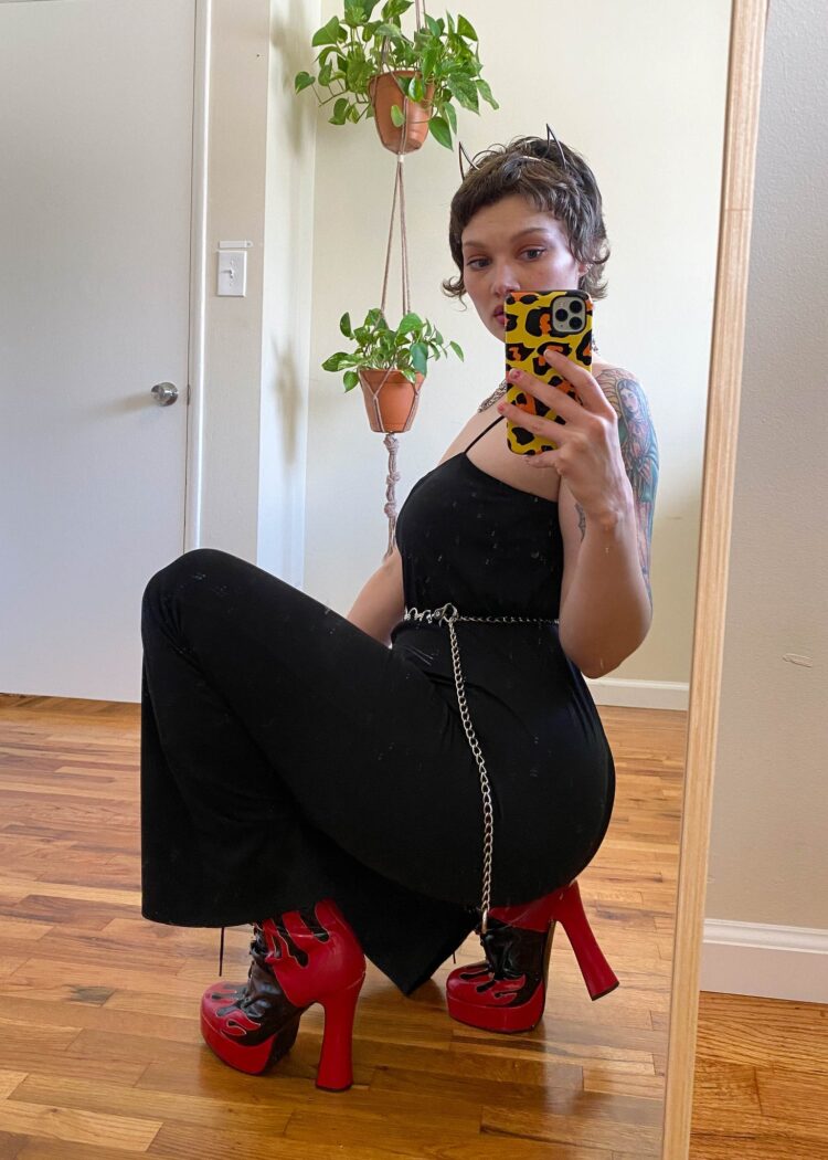 isabel hendrix feet 4