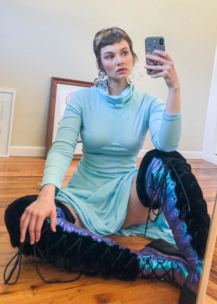 isabel hendrix feet 6