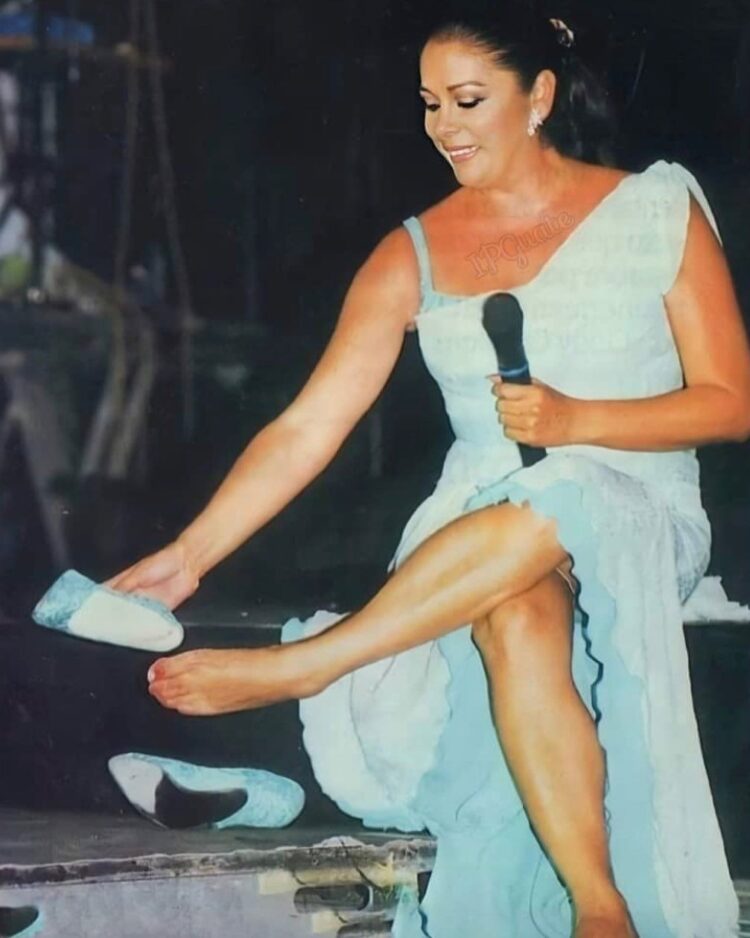 isabel pantoja feet 4