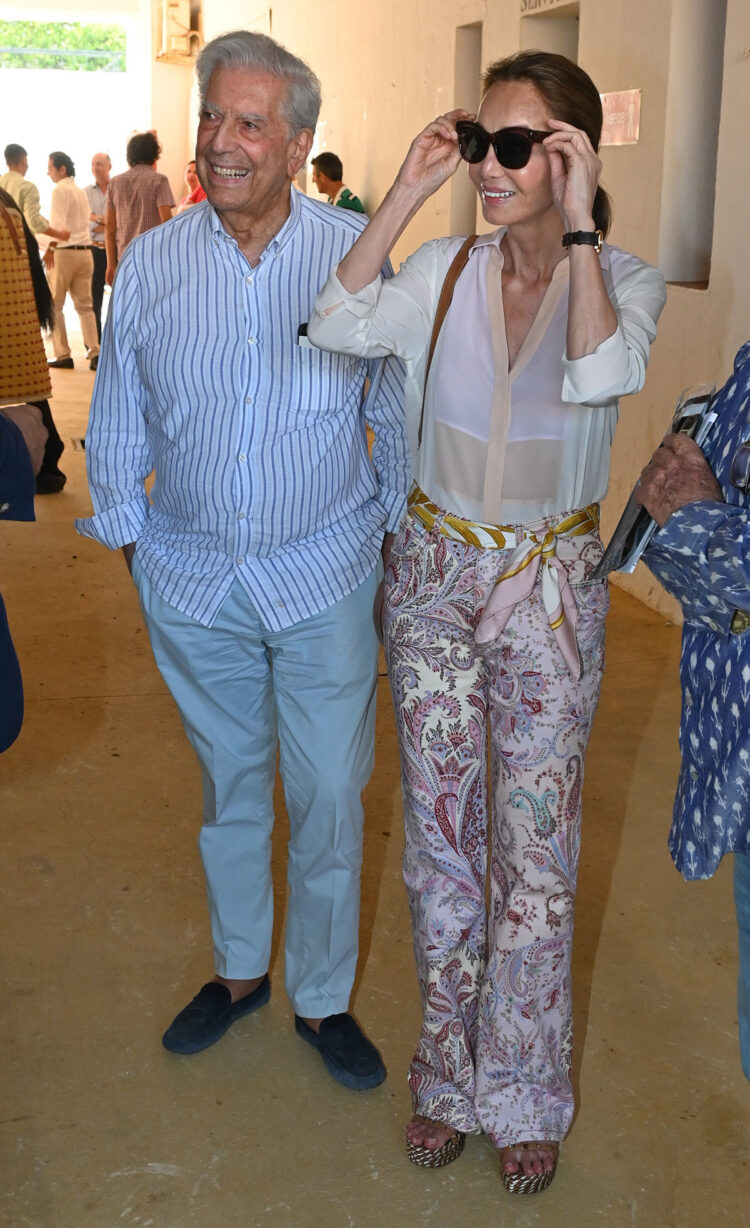 isabel preysler feet 5