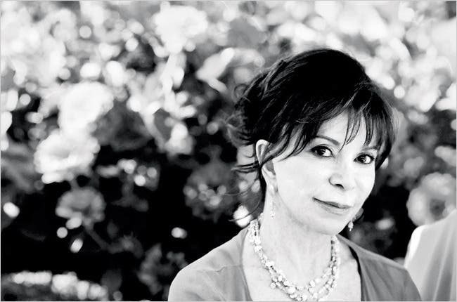 isabel suckling feet 3