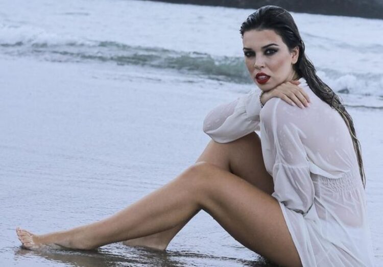 isabela cardinali feet 3