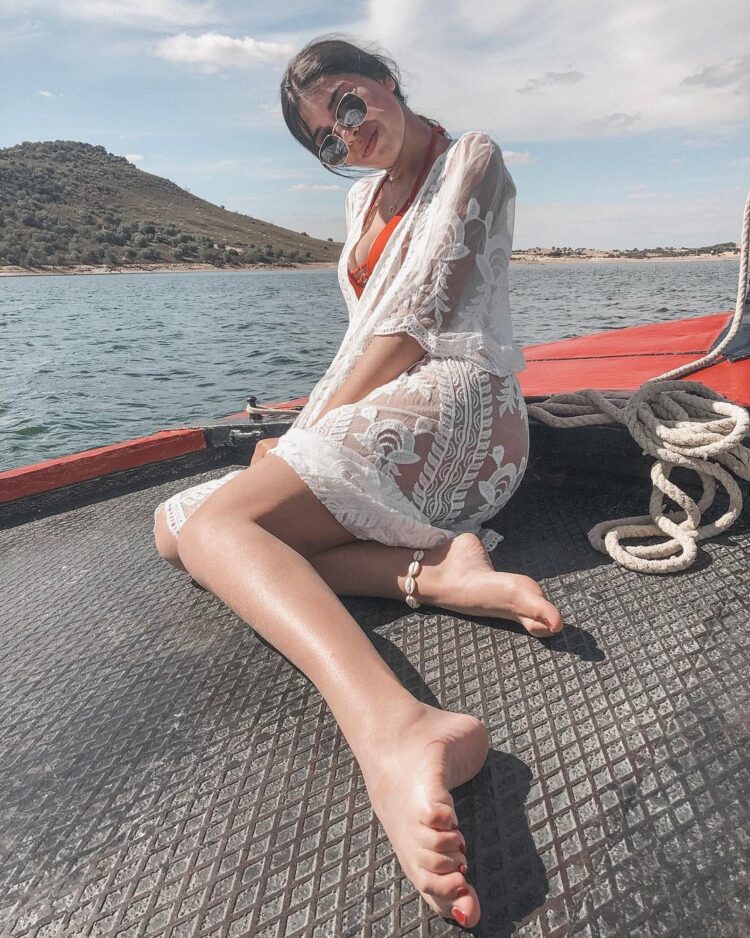 isabela cardinali feet