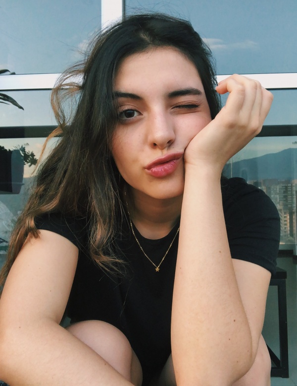 isabela delgado urreta feet 1