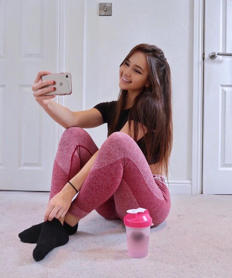 isabela fernandez feet 2