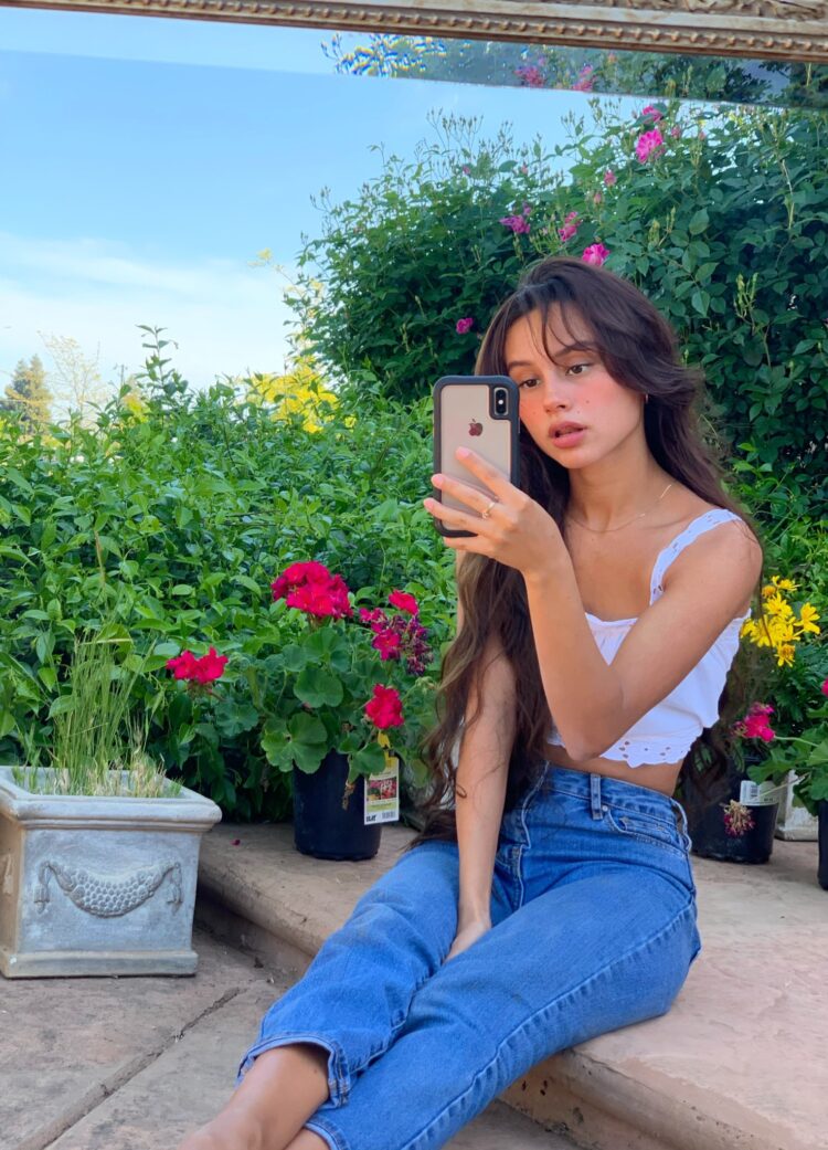 isabela manara feet 1