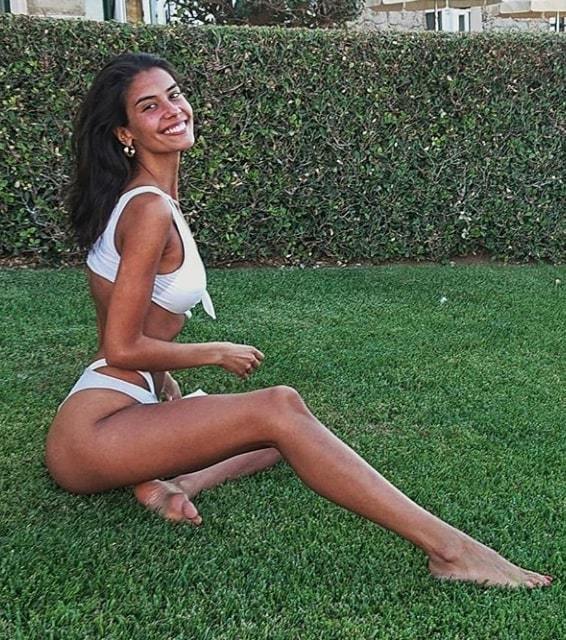 isabela valadeiro feet 2