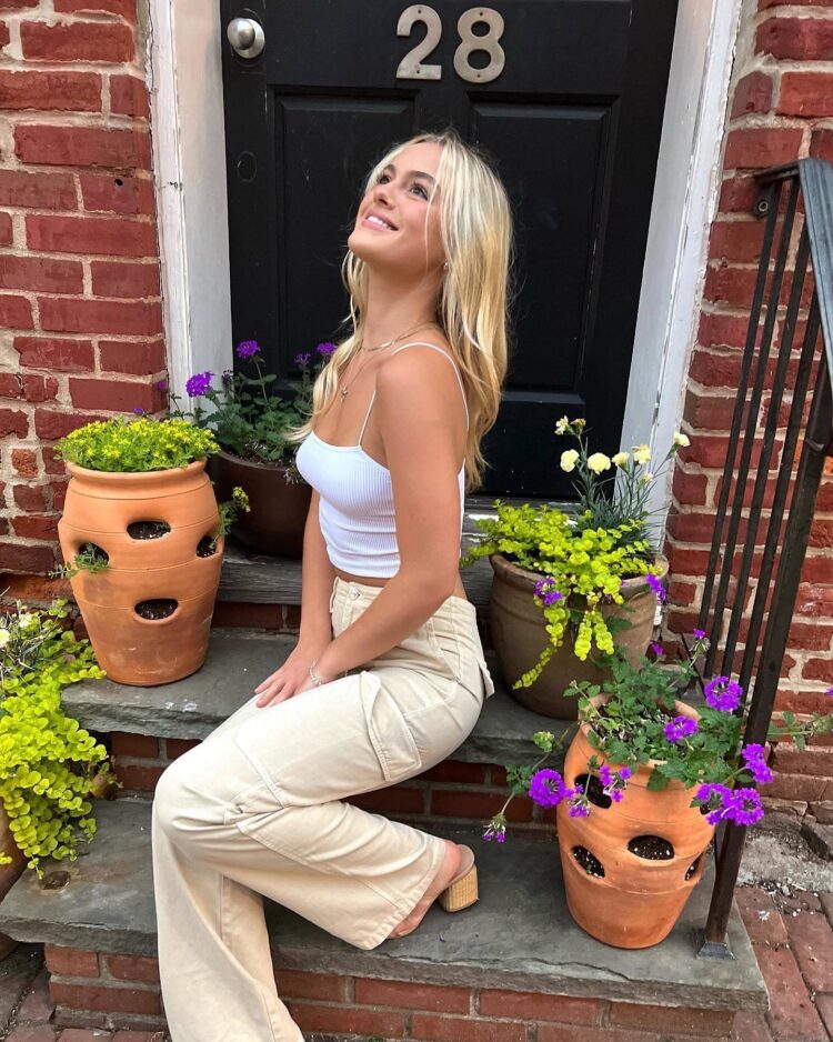 isabella alexander feet 1