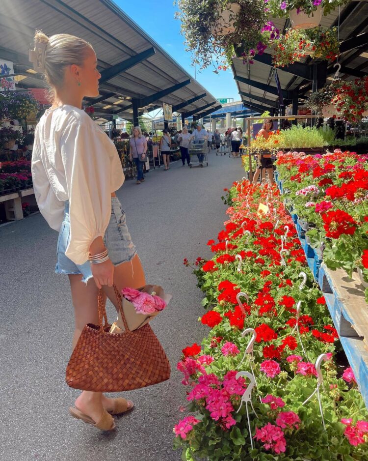 isabella alexander feet 5