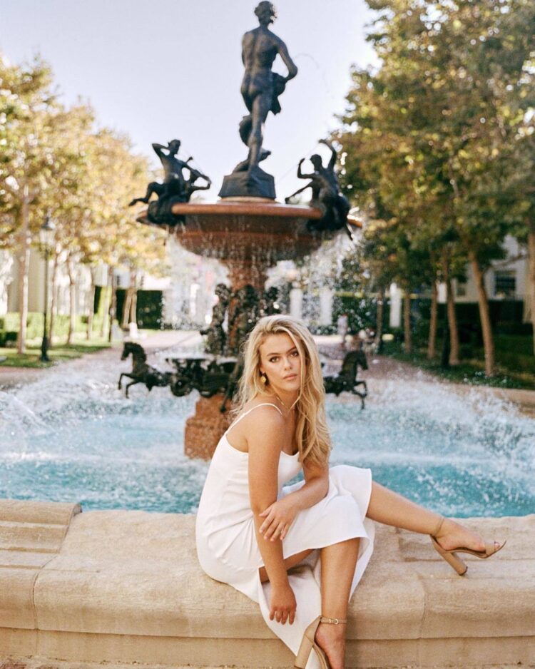 isabella alexander feet 6