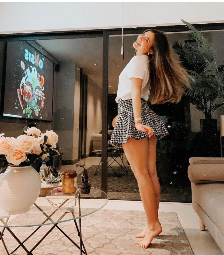 isabella atehortua feet 3