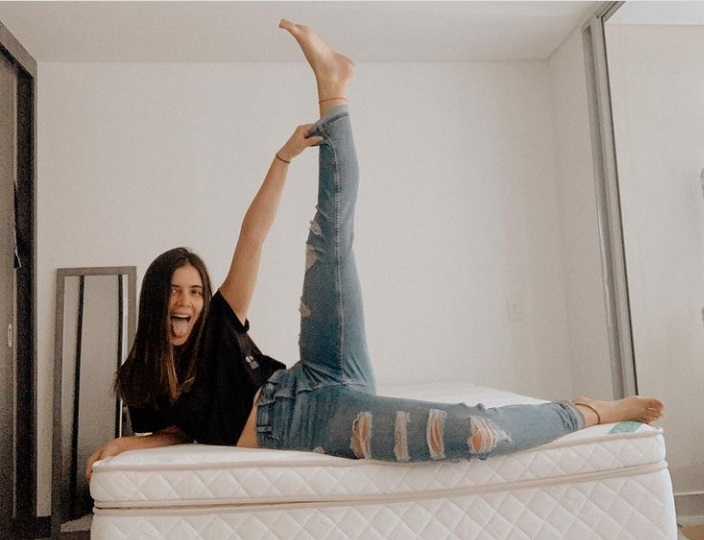 isabella atehortua feet 4