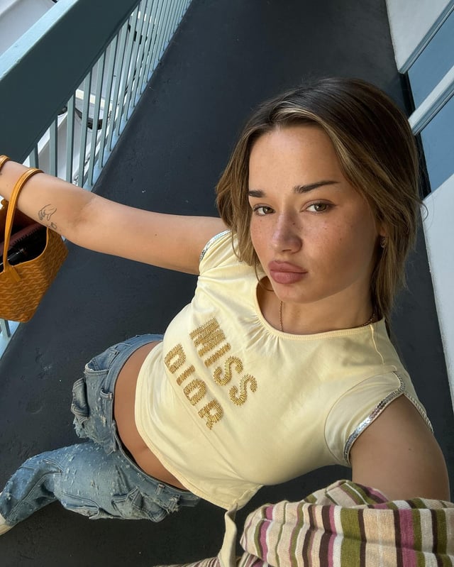 isabella clarke feet 4