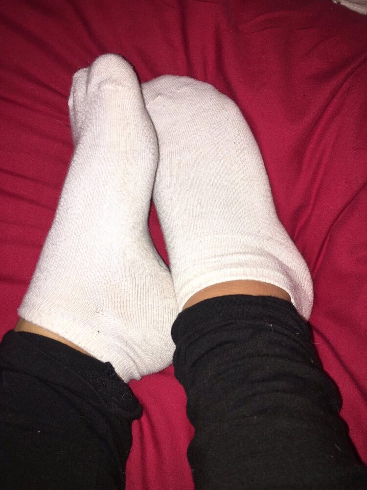 isabella jones feet