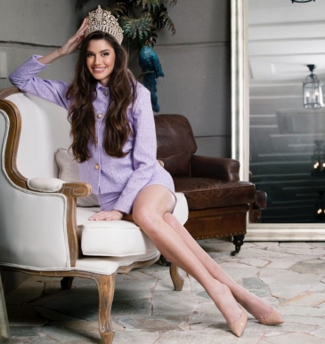 isabella menin feet 3