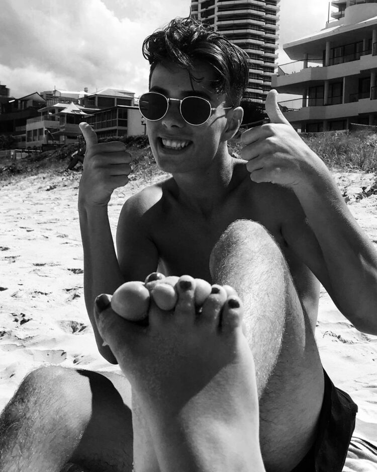 isabella procida feet