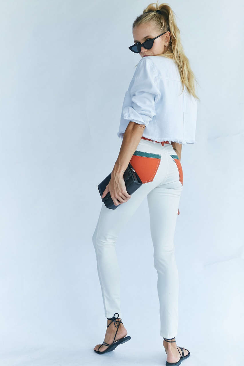 isabella scherer feet 4