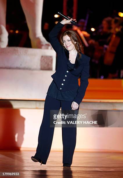 isabelle boulay feet 5