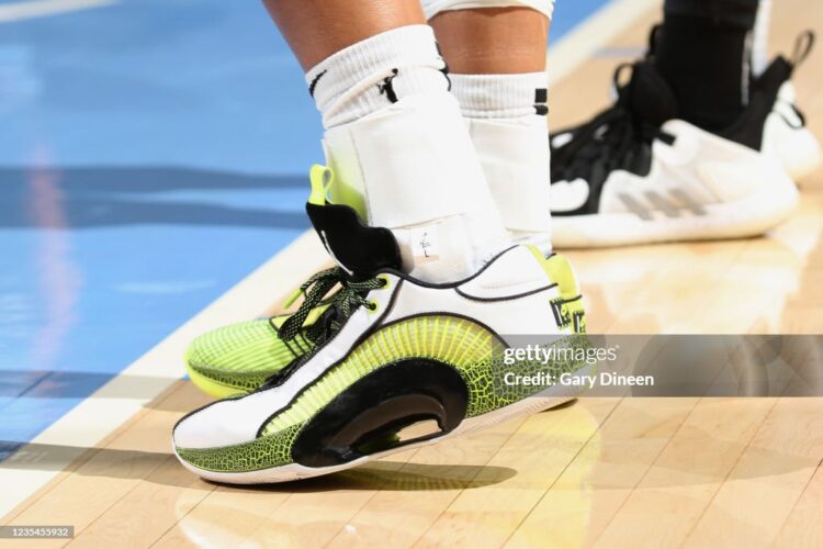 isabelle dineen feet 3