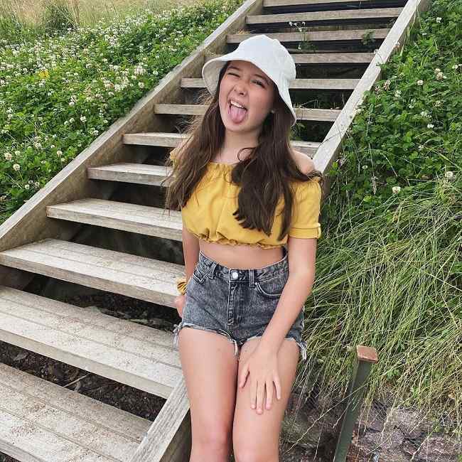 isabelle ingham feet 5