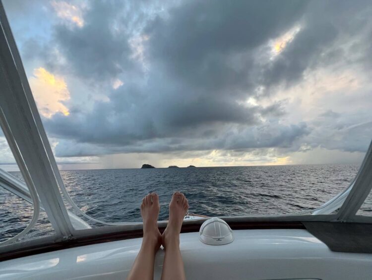 isabelle junot feet 1