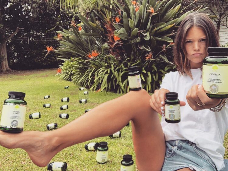 isabelle junot feet 2