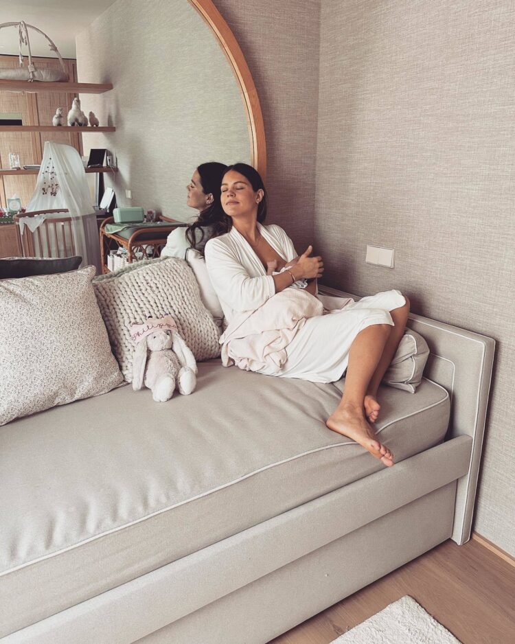 isabelle junot feet 4