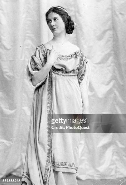 isadora belezini feet 3