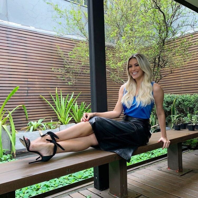 isadora pompeo feet 3