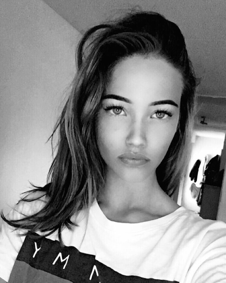 isha van dijk feet 4