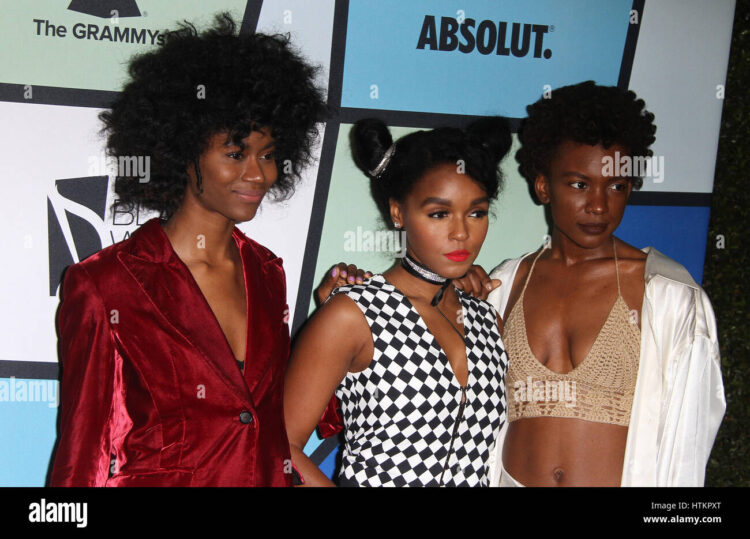 isis valentino feet 4