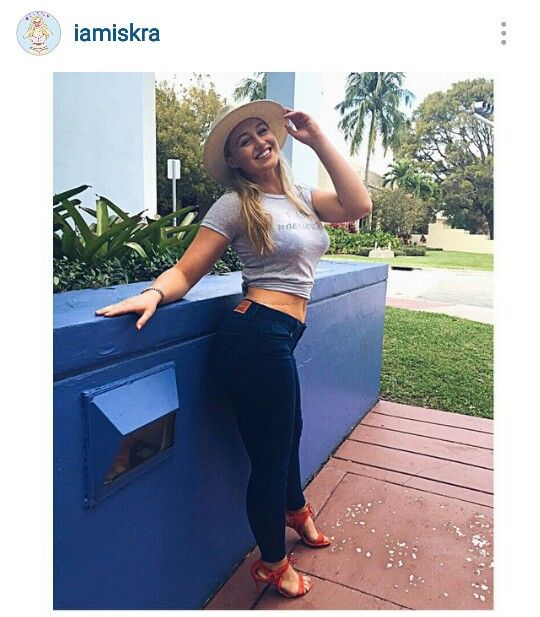 iskra lawrence feet 4