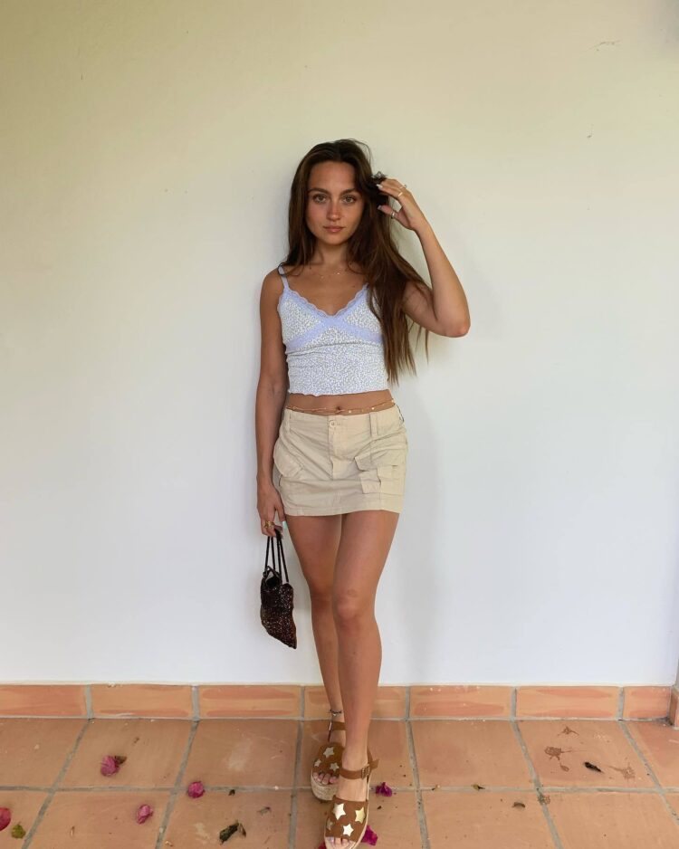 isobelle molloy feet 1