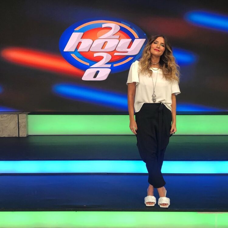 issabela camil feet 3